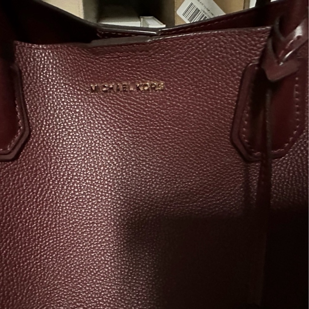 Michael Kors Mercer Bag - Picture 2 of 6